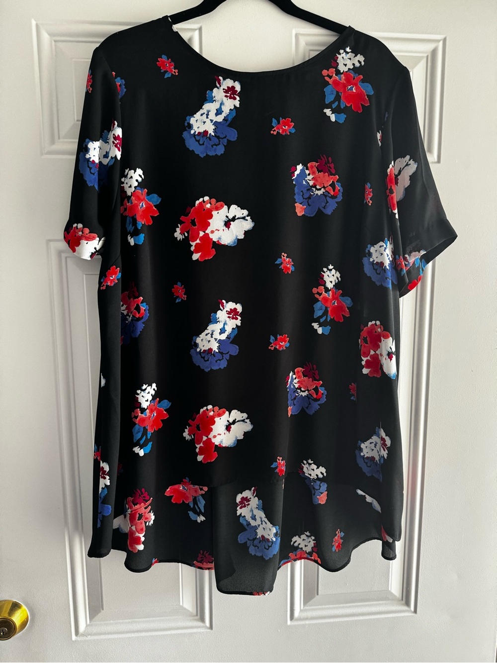 Vince Camuto Black Floral Short Sleeve Tunic - Red, Blue & White